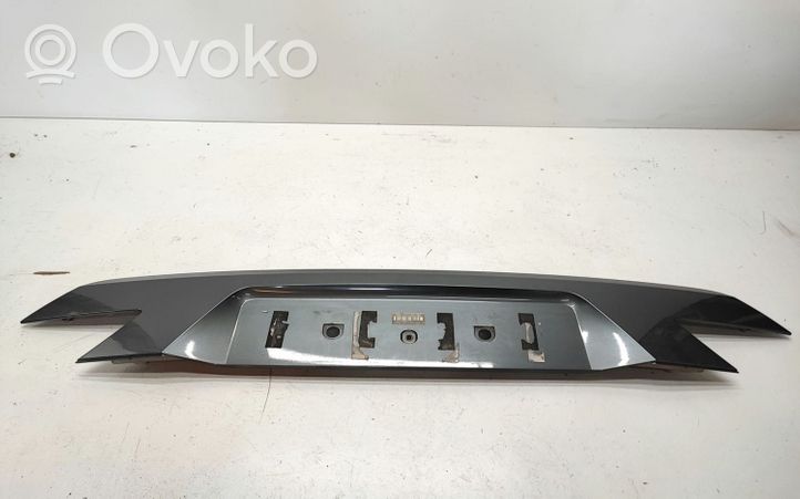 BMW 7 E65 E66 Takaluukun koristelista 7133637