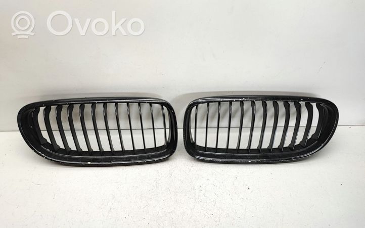 BMW 3 E90 E91 Front bumper upper radiator grill 7201968