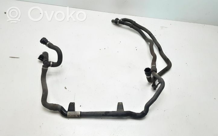 BMW 3 E90 E91 Engine coolant pipe/hose 7552409