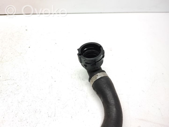 BMW 1 E81 E87 Tuyau de liquide de refroidissement moteur 