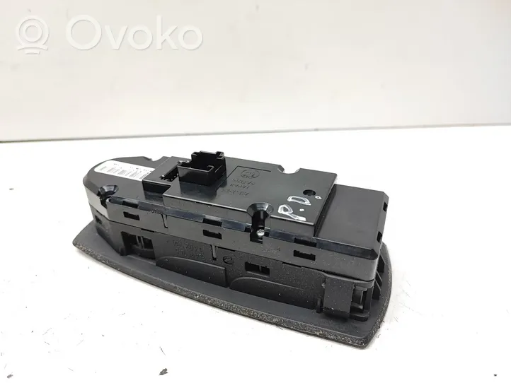 BMW X3 E83 Electric window control switch 3414353