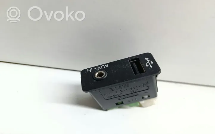 BMW X1 E84 AUX in-socket connector 9241331