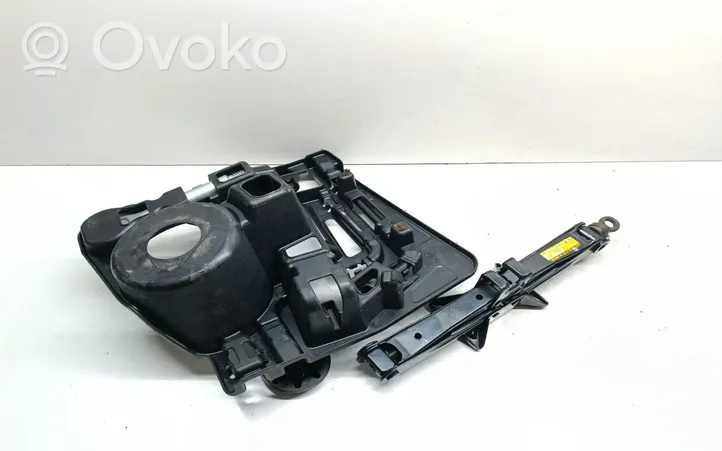 Toyota Prius (XW30) Kit d’outils 6477747030