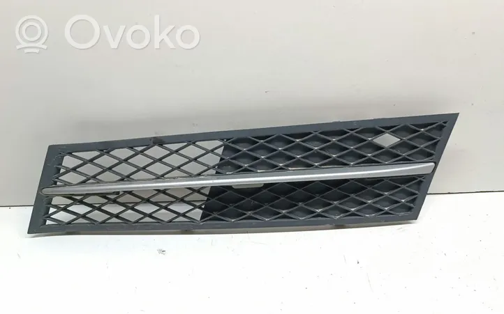 BMW 5 F10 F11 Etupuskurin alempi jäähdytinsäleikkö 7200699