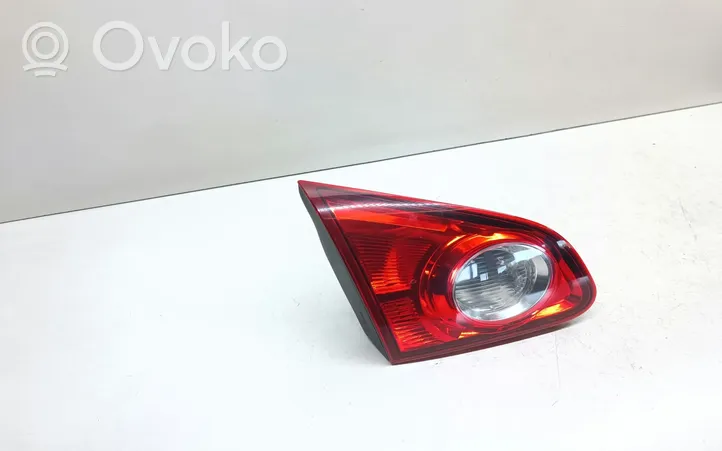 Nissan Qashqai+2 Galinis žibintas dangtyje 89071063