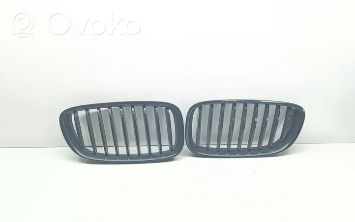 BMW 5 GT F07 Grille calandre supérieure de pare-chocs avant KM07027