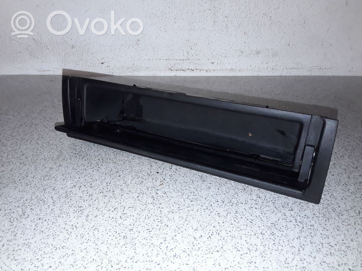 BMW 3 E46 Daiktadėžė centrinės konsolės 51168196115