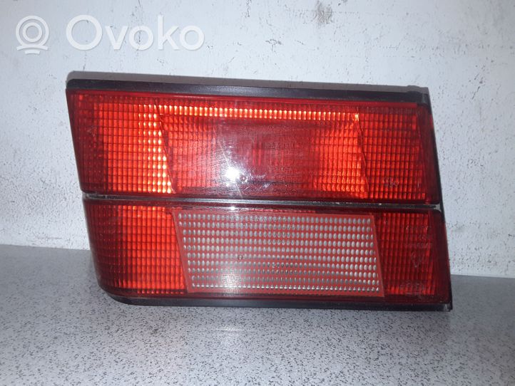 BMW 5 E34 Lampy tylnej klapy bagażnika 63211384011