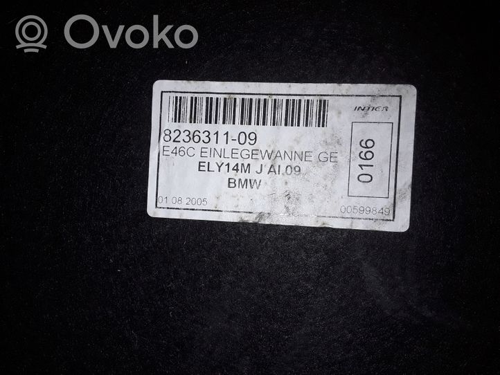 BMW 3 E46 Tavaratilan kaukalon tekstiilikansi 8236311