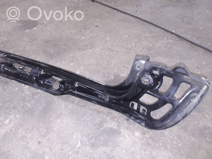 BMW 5 E60 E61 Soporte de montaje del parachoques trasero 51127060797