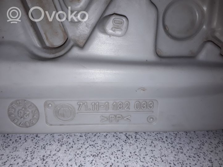 BMW 3 E36 Boîte à outils 71111182033