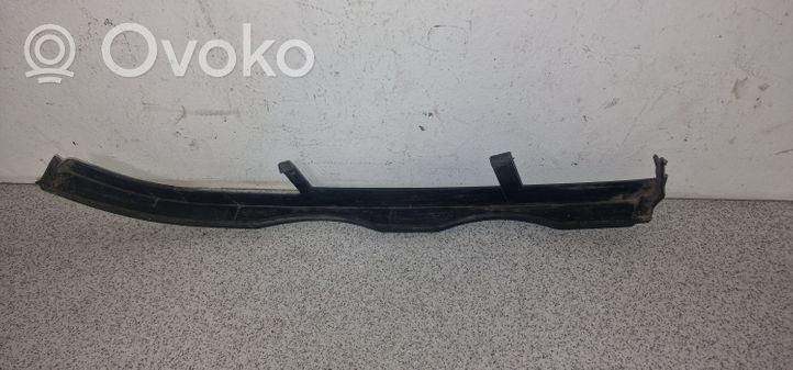 BMW 3 E46 Rivestimento sotto il faro/fanale 8208482