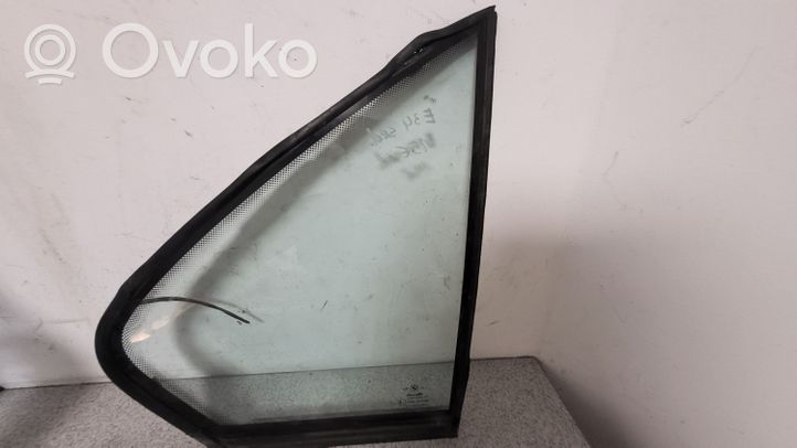 BMW 5 E34 Rear vent window glass 43R000981