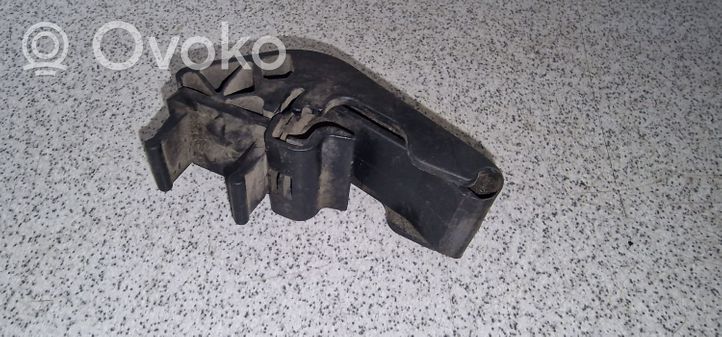 BMW 7 E38 Staffa di montaggio del radiatore 17111737709