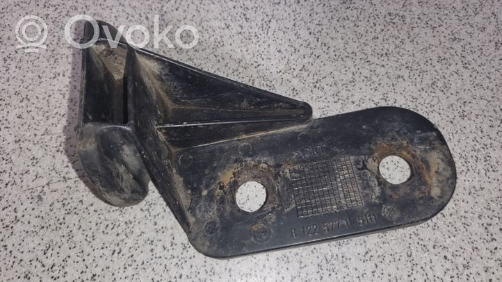 BMW 3 E36 Soporte del parachoques delantero 51118122577