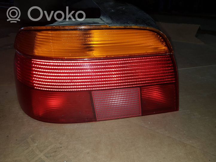 BMW 5 E39 Lampa tylna 8358031