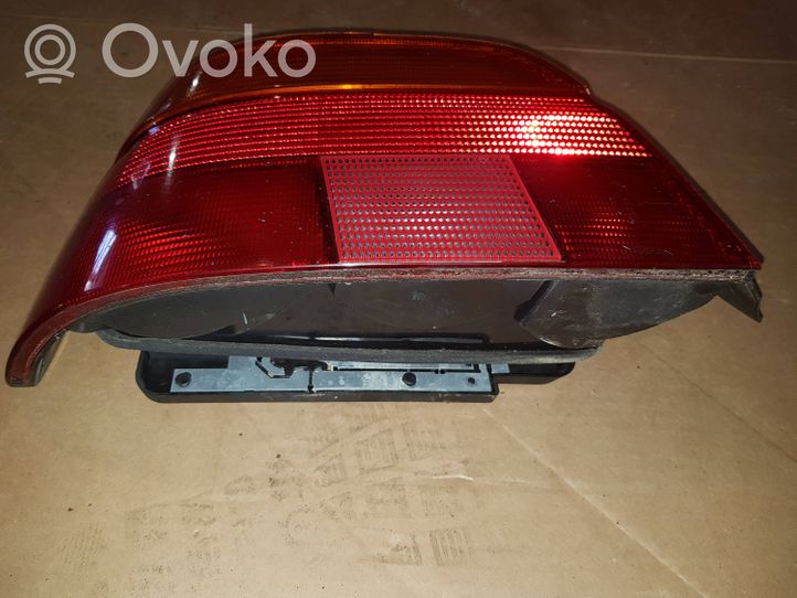 BMW 5 E39 Lampa tylna 8358031