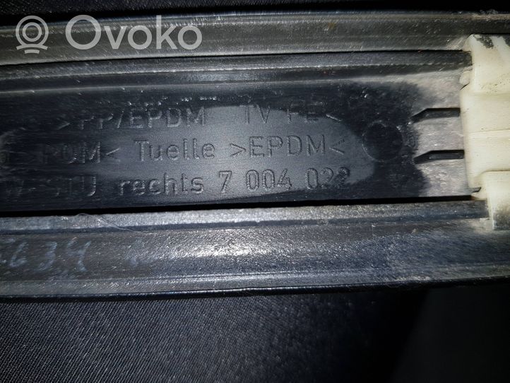 BMW 5 E39 Rivestimento della portiera anteriore (modanatura) 7004022