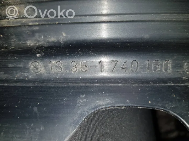 BMW 5 E34 Osłona górna silnika 13351740160