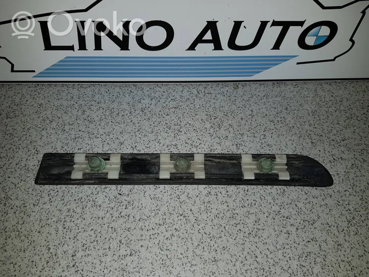 BMW 3 E46 Rivestimento parafango (modanatura) 8208448