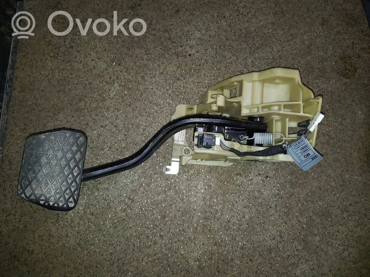 BMW 5 E60 E61 Brake pedal 6769221