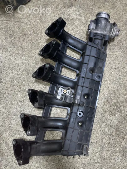 BMW 5 E39 Intake manifold 2248533