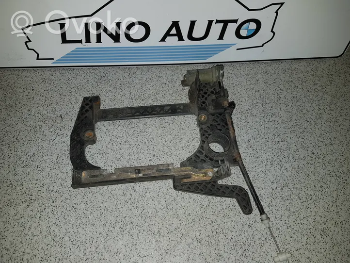 BMW 7 E38 Maniglia esterna/staffa portiera anteriore 51218245344