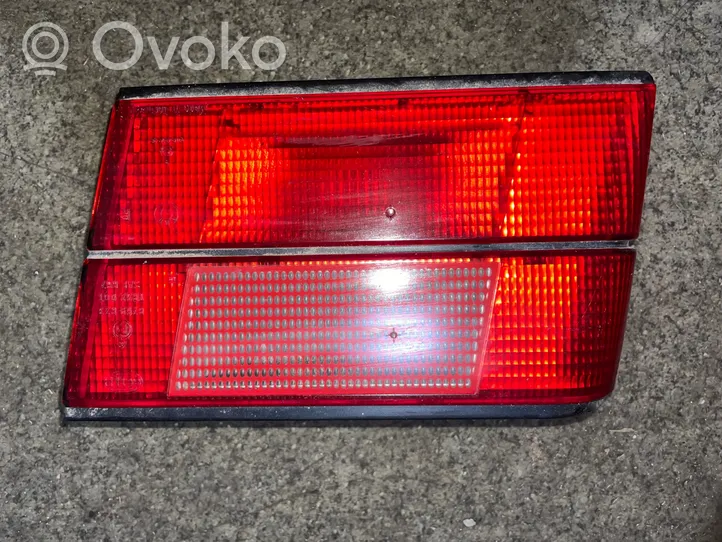 BMW 5 E34 Lampy tylnej klapy bagażnika 1384012