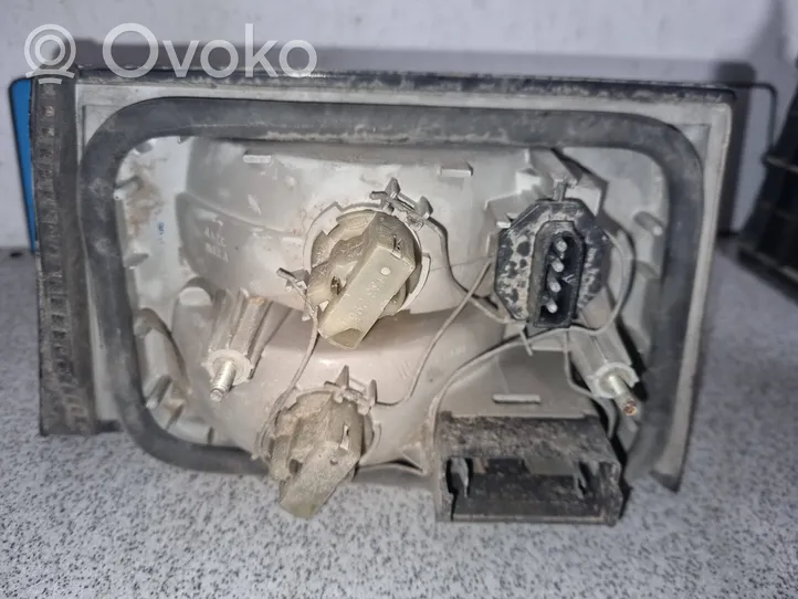 BMW 5 E34 Lampy tylnej klapy bagażnika 1384011