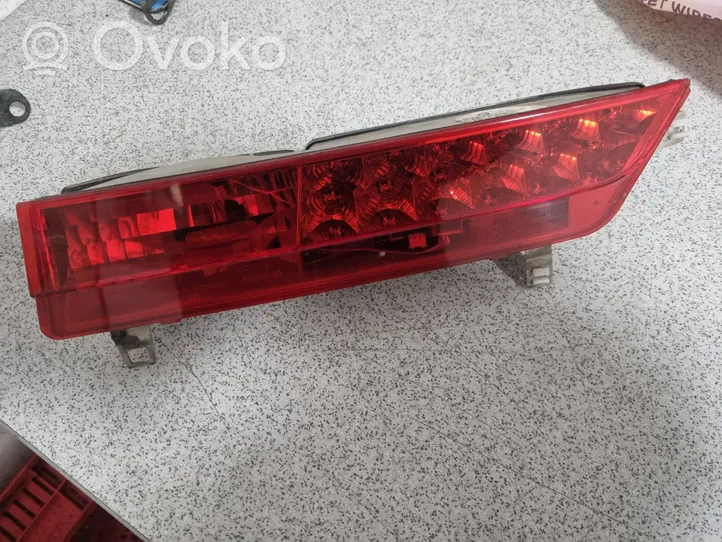 BMW 7 E65 E66 Lampy tylnej klapy bagażnika 8379690