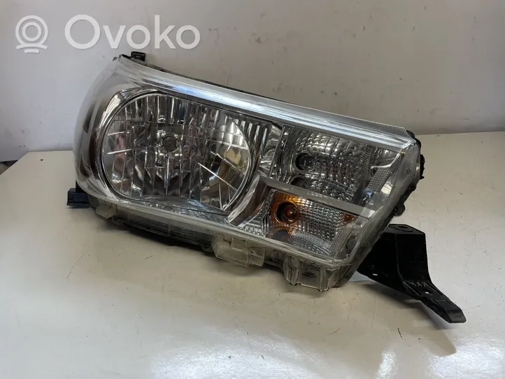 Toyota Hilux VIII Phare frontale 811100K792