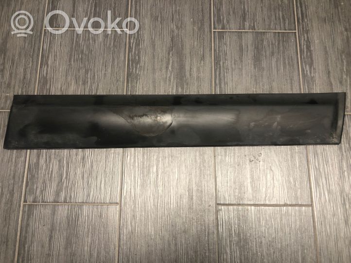 Nissan Qashqai Rivestimento della portiera anteriore (modanatura) 80870