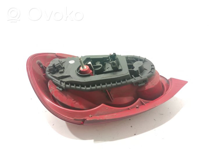 Toyota Aygo AB10 Lampa tylna 815600H010