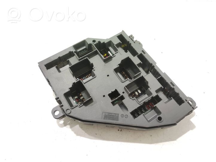 Nissan Navara D40 Fuse module 9210857