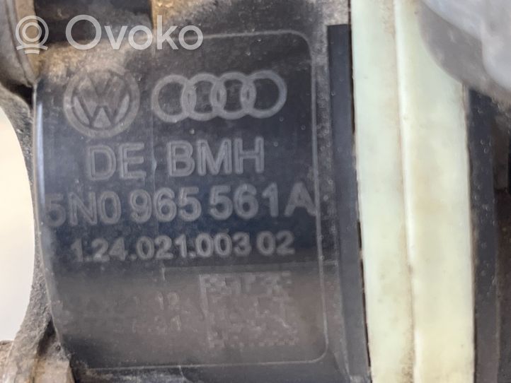 Volkswagen PASSAT B7 Pompe à eau de liquide de refroidissement 5N0965561A