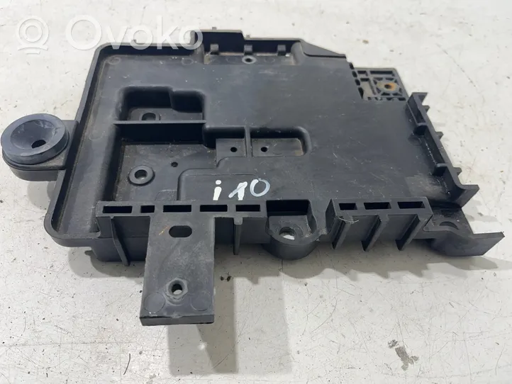 Hyundai i10 Support boîte de batterie 37150B9100