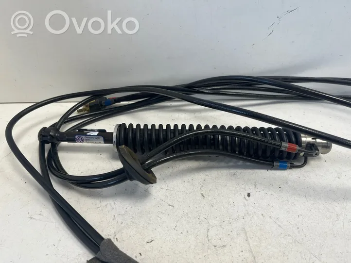 Volkswagen Touareg I Pompa / Siłownik klapy tylnej bagażnika / Komplet 7L6827611B