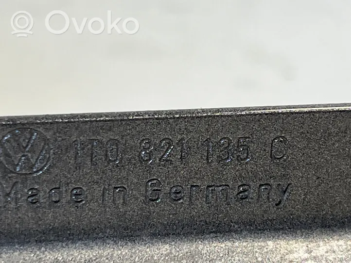 Volkswagen Touran II Uchwyt / Mocowanie błotnika przedniego 1T0821135C