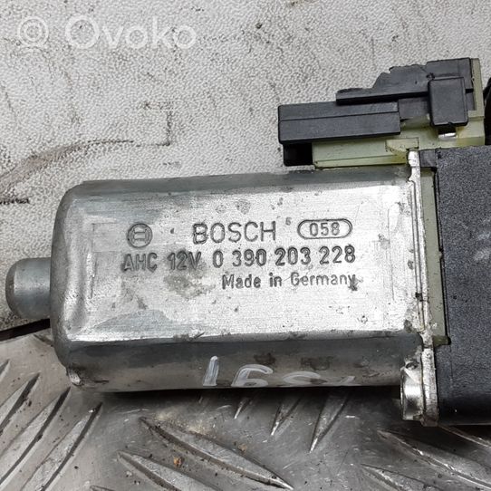 Peugeot 307 Motor / Aktuator 0390203228