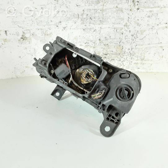 Audi A6 S6 C6 4F Lampa przednia 160136