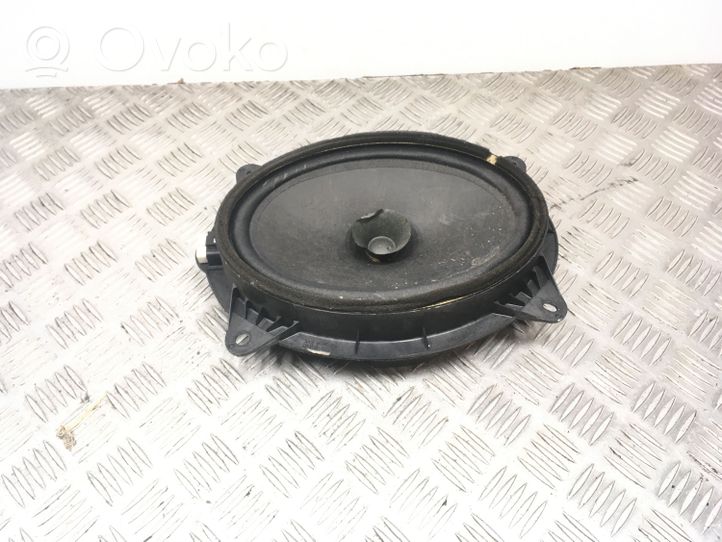 Toyota Avensis T270 Garsiakalbis (-iai) priekinėse duryse 8616005140