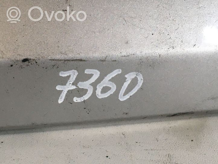 Toyota Avensis T270 Listwa oświetlenie tylnej tablicy rejestracyjnej 7680105090