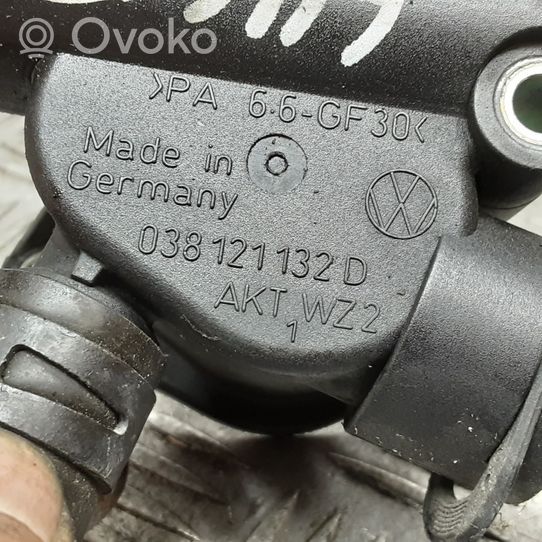 Volkswagen Polo IV 9N3 Termostat / Obudowa termostatu 038121132D