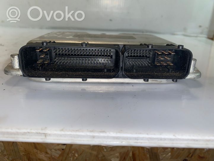 Volkswagen PASSAT B5.5 Sterownik / Moduł ECU 038906019ER