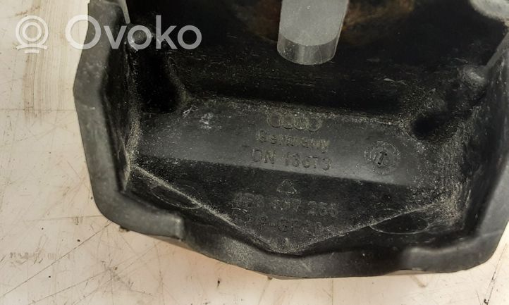 Audi A6 S6 C6 4F Soporte del parachoques delantero 4F0807255