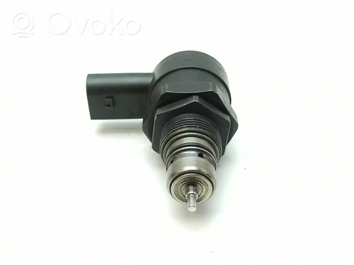 Mercedes-Benz E W211 Regolatore di pressione del carburante A6110780449