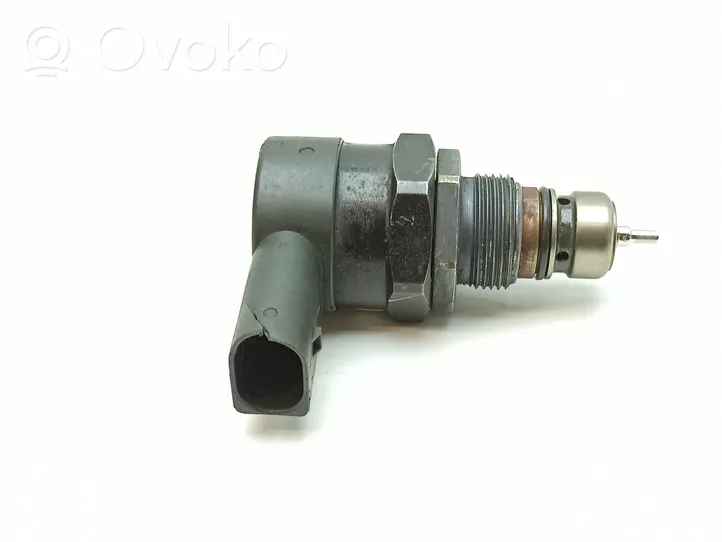 Mercedes-Benz E W211 Regolatore di pressione del carburante A6110780449