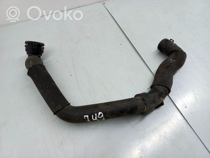 Volkswagen Jetta VI Tuyau de liquide de refroidissement moteur 5C0122051N