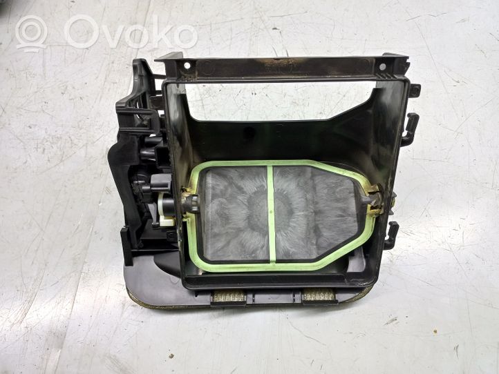 Volkswagen Golf VI Cabin air duct channel 1K1820303B