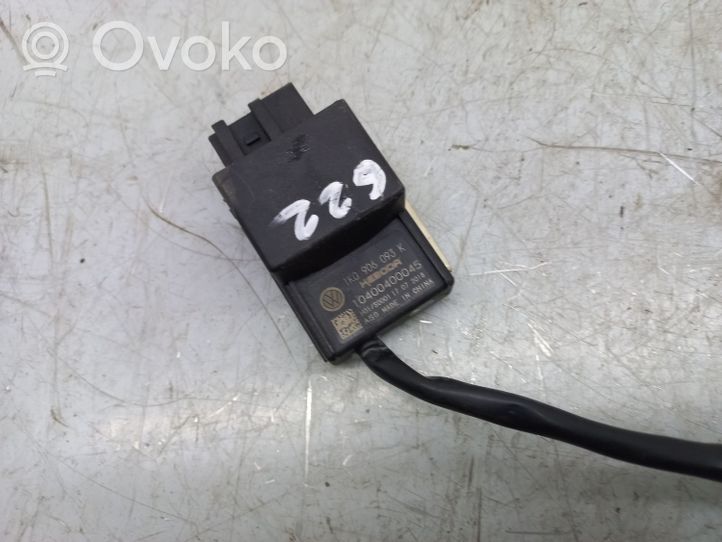 Volkswagen PASSAT CC Fuel pump relay 1K0906093K